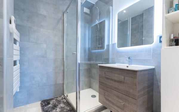 Appartement à vendre    2 pièces • 44 m2 Nice