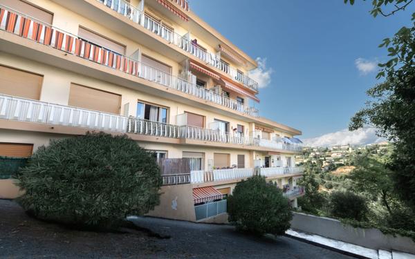 Appartement à vendre    2 pièces • 44 m2 Nice
