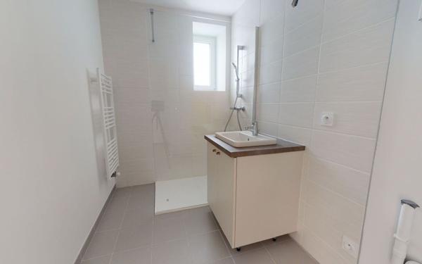Appartement à louer    3 pièces • 54,38 m2 Jassans-Riottier