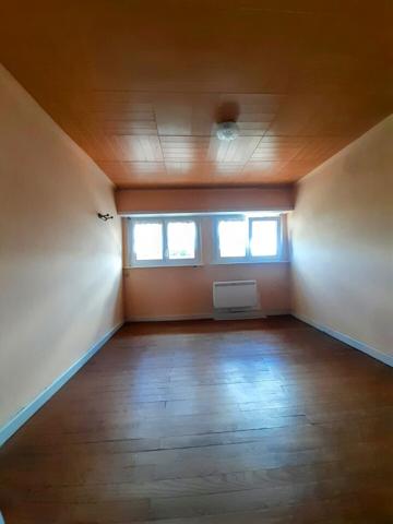 Maison de 198 m² , 9 pièces, terrain de plus de 13 ares