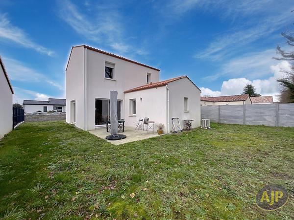 Maison à vendre Challans - 5 pièces, 108m² avec 4 chambre(s) à 337 760€ - AJP Immobilier Challans