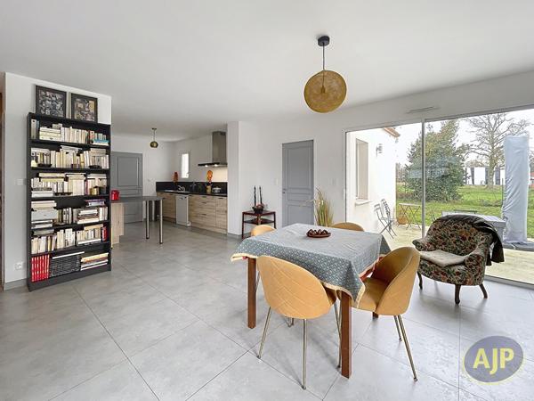 Maison à vendre Challans - 5 pièces, 108m² avec 4 chambre(s) à 337 760€ - AJP Immobilier Challans