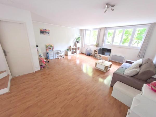 Vente Appartement 4 pièces 84 m2 à Savigny-le-Temple