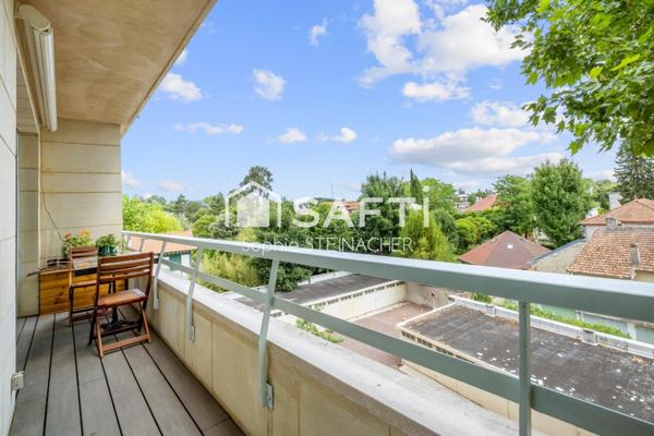 Appartement 3 pièces 9 min RER ascenseur balcon