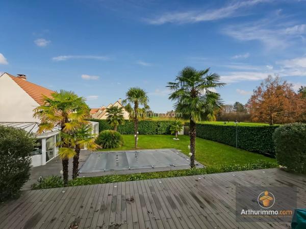 Vente                                                      Maison
                        
                     8 pièces                      178 m2                     à Bondoufle