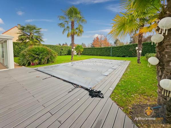 Vente                                                      Maison
                        
                     8 pièces                      178 m2                     à Bondoufle
