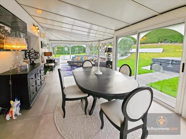 Vente                                                      Maison
                        
                     8 pièces                      178 m2                     à Bondoufle