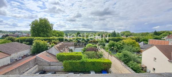 À vendre : Appartement de charme à Étampes de 91 m² dans un résidence sécurisée avec ascenseur.