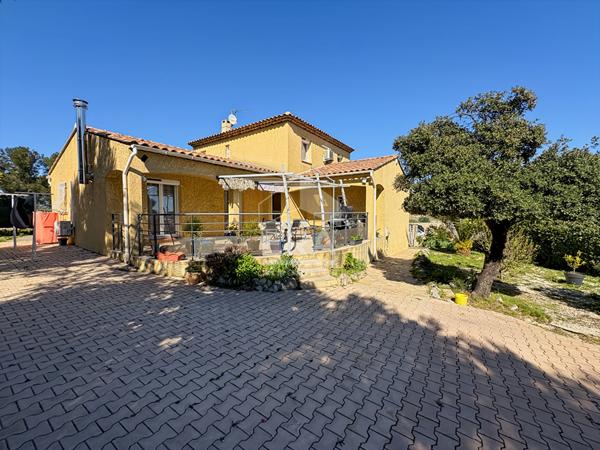 Les Pennes Mirabeau - Maison T4 de 129m2 environ sur parcelle de 1065m2 avec garage