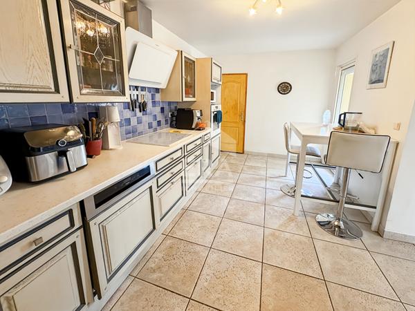 Les Pennes Mirabeau - Maison T4 de 129m2 environ sur parcelle de 1065m2 avec garage