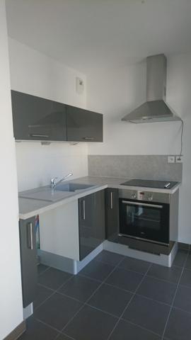 Villeurbanne : Confortable T2 de 50m² avec cuisine aménagée et garage