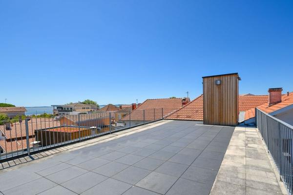 Appartement 300 m² / toit terrasse / vue bassin