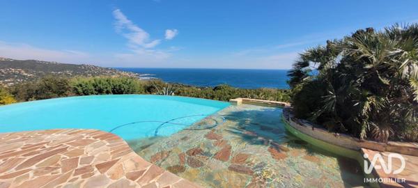 Maison à vendre 4 pièces 160 m² Sainte-Maxime