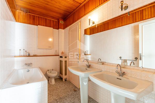 Maison Villiers Sur Marne 11 pièces 242 m2