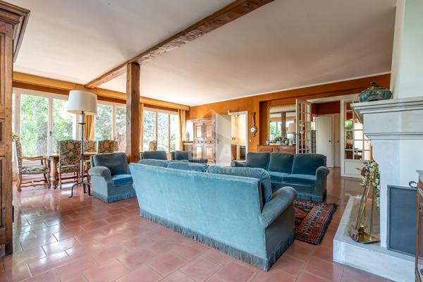 Maison Villiers Sur Marne 11 pièces 242 m2