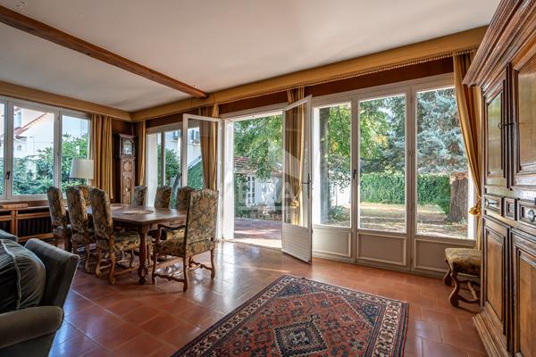 Maison Villiers Sur Marne 11 pièces 242 m2