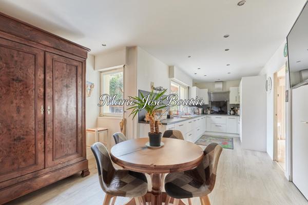 Maison à VIMOUTIERS, 61120 - 7 pièces 215m²