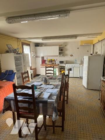 Pavillon sur sous-sol à proximité du centre-ville.