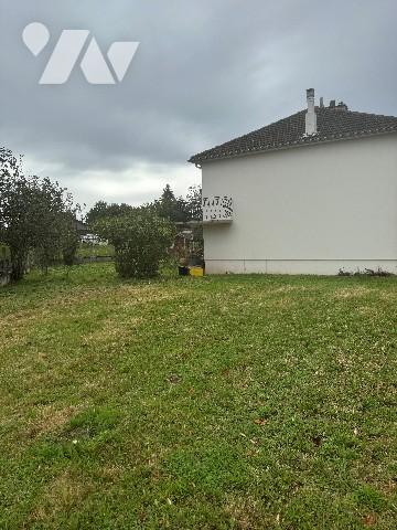 Pavillon sur sous-sol à proximité du centre-ville.