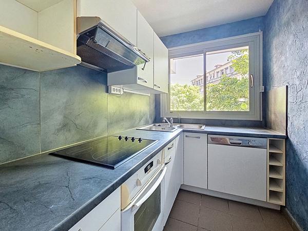 CENTRE VILLE - GARE - Appartement de type T2 bis / T3 - Résidence sécurisée avec concierge