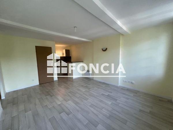 Location Appartement 2 pièces 41.3 m² - 5 AVENUE PRAT BEZIAU Lombez 32220