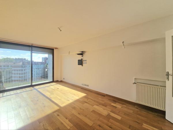 Appartement
         3 pièces
        - 61 m² 615 000 € *