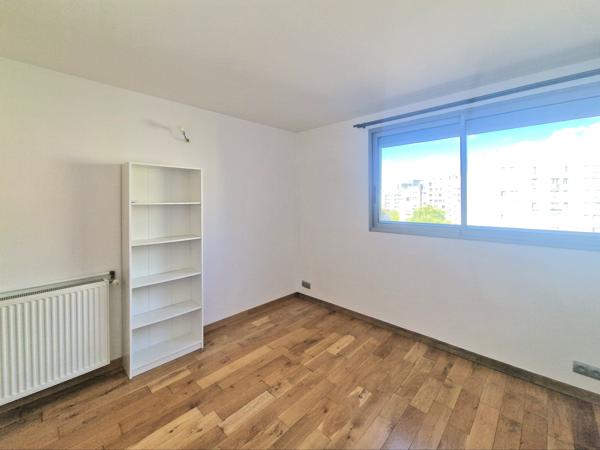 Appartement
         3 pièces
        - 61 m² 615 000 € *