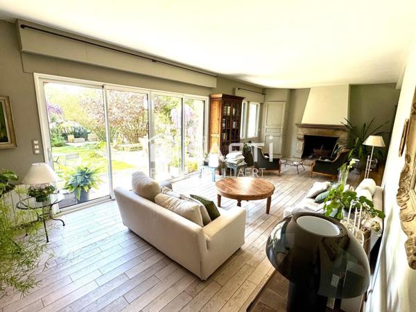 PLOEREN - Maison 7 Pièces de 185 m² habitable rénovée !