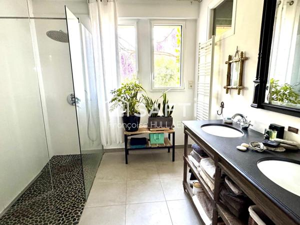 PLOEREN - Maison 7 Pièces de 185 m² habitable rénovée !