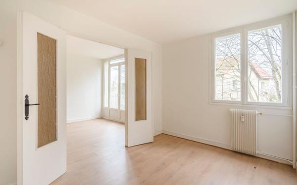 Appartement à vendre    3 pièces • 50,75 m2 Le Raincy