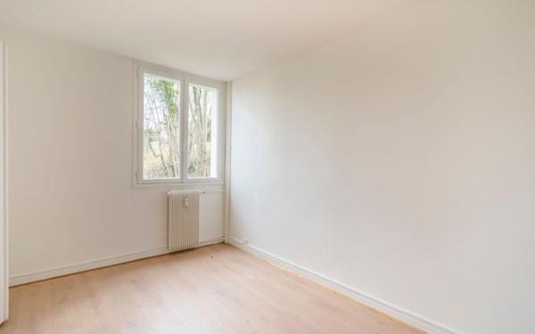 Appartement à vendre    3 pièces • 50,75 m2 Le Raincy