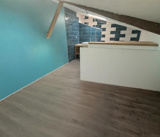 PROPRIETE avec FERME rénovée T8 - TERRAIN de 7100 m2 proche CHARMES (88)