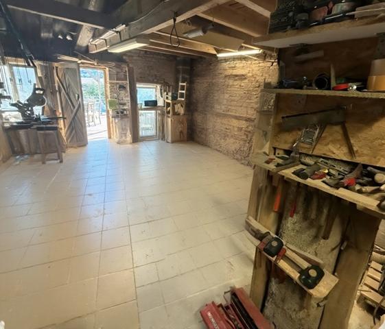 PROPRIETE avec FERME rénovée T8 - TERRAIN de 7100 m2 proche CHARMES (88)