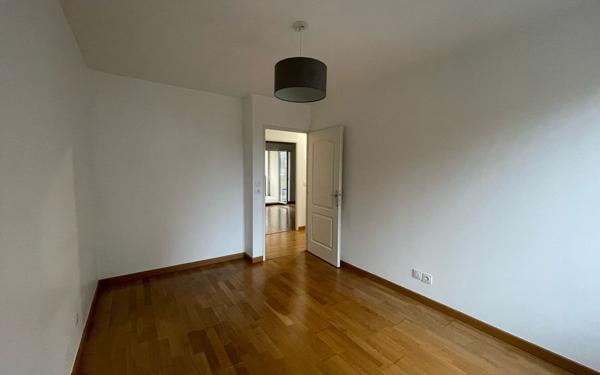 Appartement à louer    4 pièces •  Le Plessis-Robinson
