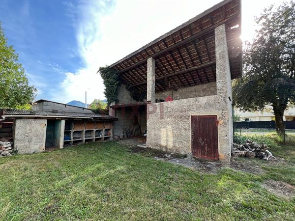 MAISON ANCIENNE A RENOVER , Le champ pres froges