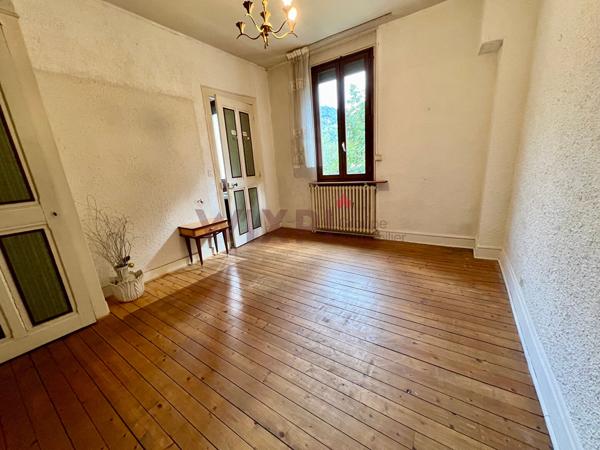 MAISON ANCIENNE A RENOVER , Le champ pres froges