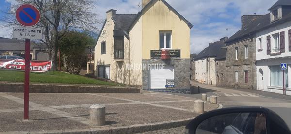 Immeuble situé en plein centre de Collinée