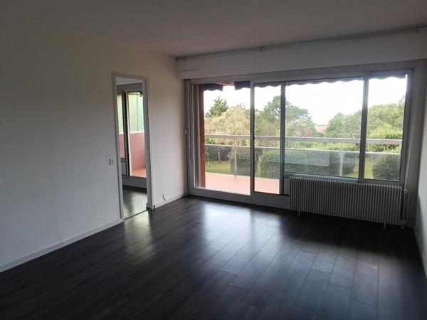 Appartement de 2 pièces 32m2 avec parc et piscine