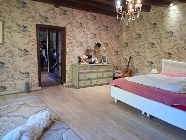 Belle longère à vendre, des XVII et XVIIIèmes siècles, à 20mn au N/O de Rennes, 6chbres, 9p, 1ha