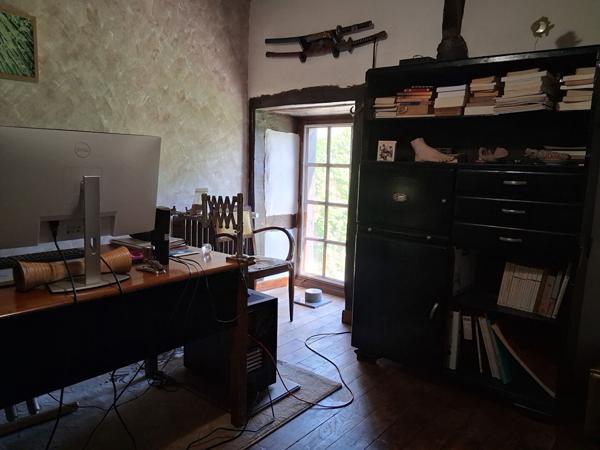 Belle longère à vendre, des XVII et XVIIIèmes siècles, à 20mn au N/O de Rennes, 6chbres, 9p, 1ha