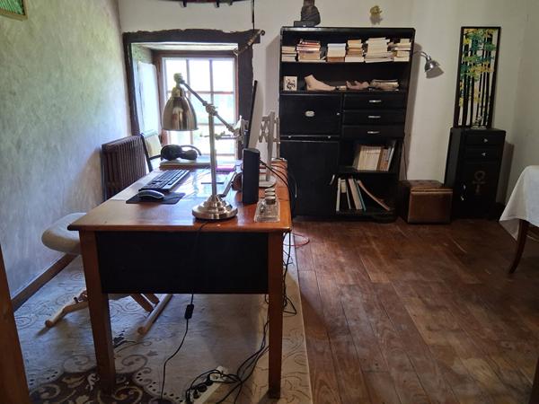 Belle longère à vendre, des XVII et XVIIIèmes siècles, à 20mn au N/O de Rennes, 6chbres, 9p, 1ha