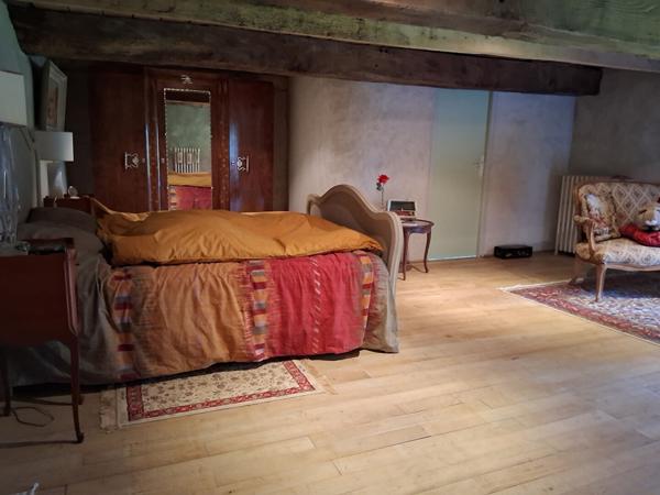 Belle longère à vendre, des XVII et XVIIIèmes siècles, à 20mn au N/O de Rennes, 6chbres, 9p, 1ha