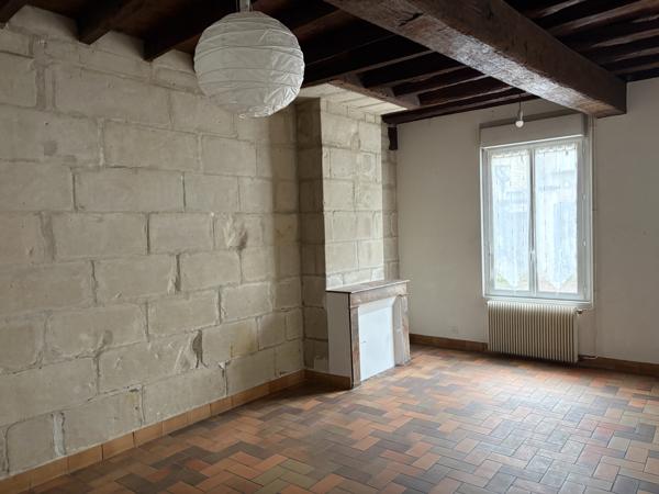 MAISON DE VILLE AVEC JARDIN RUE JEANNE D’ARC 127 M² CHÂTELLERAULT Réf 2667