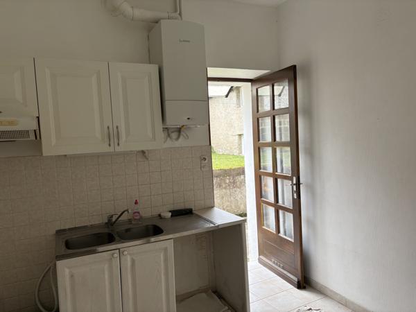 MAISON DE VILLE AVEC JARDIN RUE JEANNE D’ARC 127 M² CHÂTELLERAULT Réf 2667