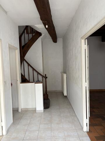 MAISON DE VILLE AVEC JARDIN RUE JEANNE D’ARC 127 M² CHÂTELLERAULT Réf 2667