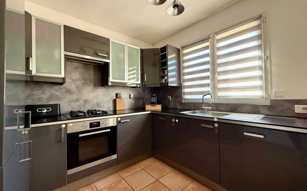 Appartement à vendre    3 pièces • 76 m2 Antony