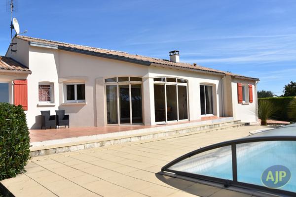 Vente maison Saintes : 452 000 € - AJP Immobilier Saintes