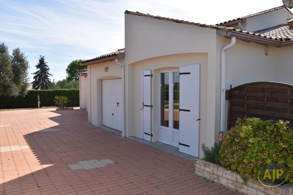 Vente maison Saintes : 452 000 € - AJP Immobilier Saintes