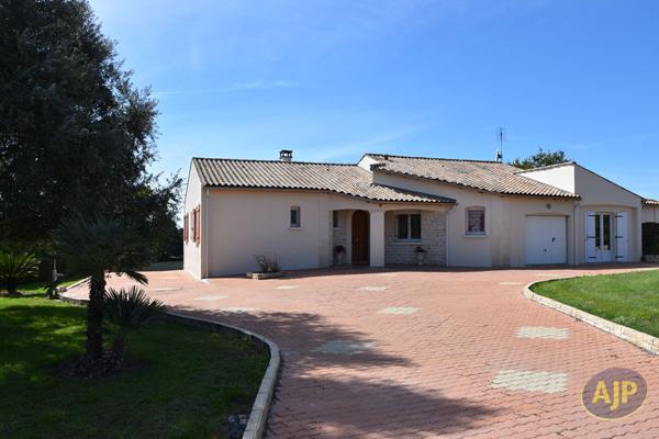 Vente maison Saintes : 452 000 € - AJP Immobilier Saintes