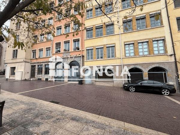 Location Appartement 2 pièces 58 m² - 12 PLACE BENOIT CREPU Lyon 69005